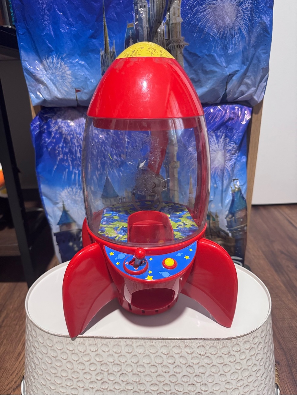 Toy Story claw machine - Picture 3 of 9